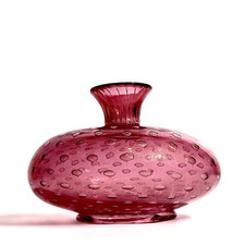 Vase verre rose or signé